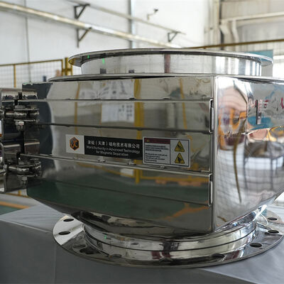 Séparateur magnétique permanent autonettoyant à gradient élevé avec entraînement pneumatique pour l'élimination continue du fer